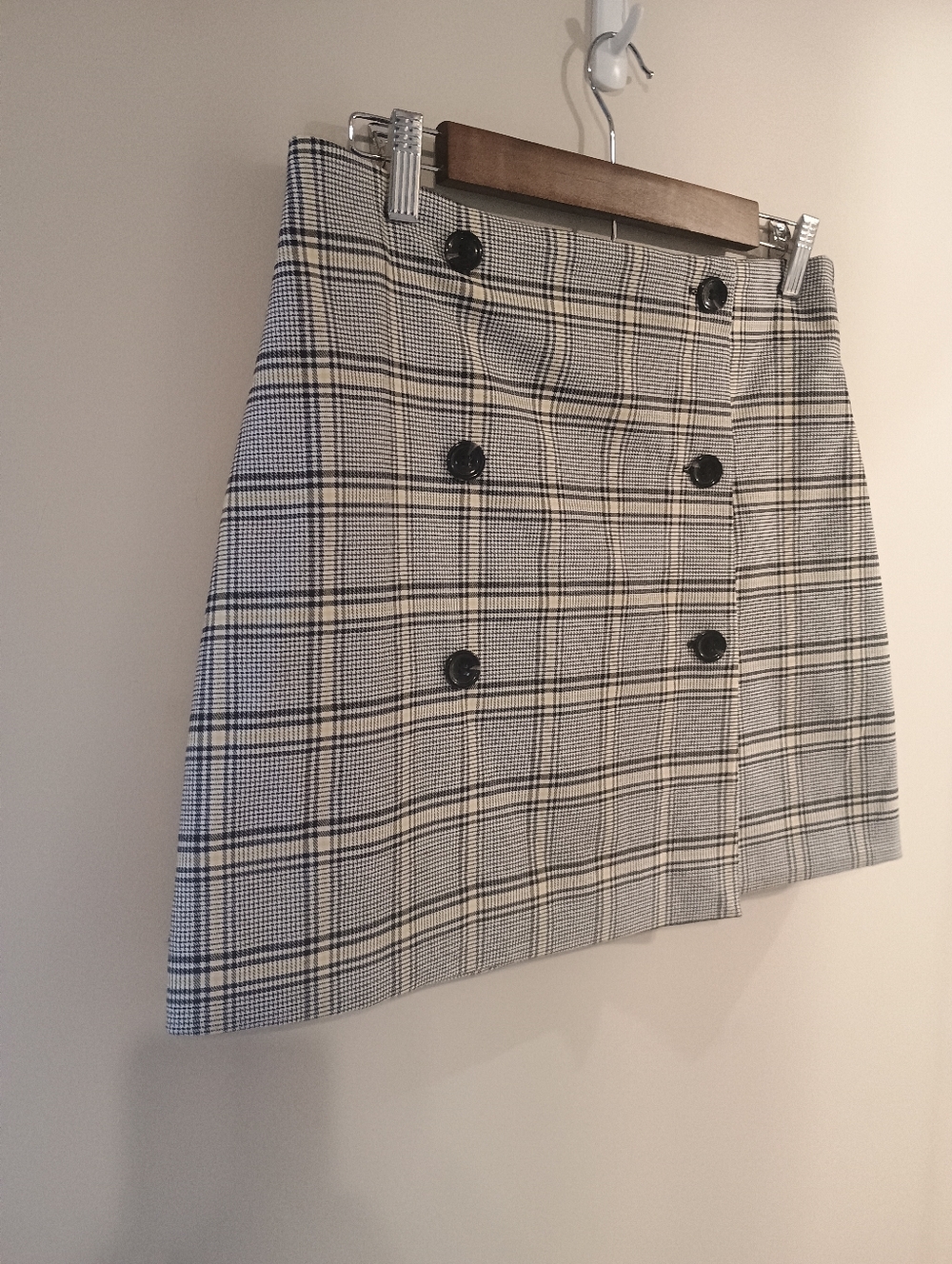 H&M  Grunge Style Divided Plaid Mini Skirt in Black and White - Picture 2 of 8